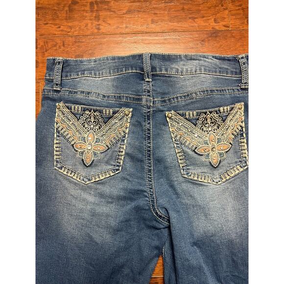 A.N.A A New Approach Cropped Jeans Women's Size 10 Blue Mid Rise Embellished - Picture 7 of 12